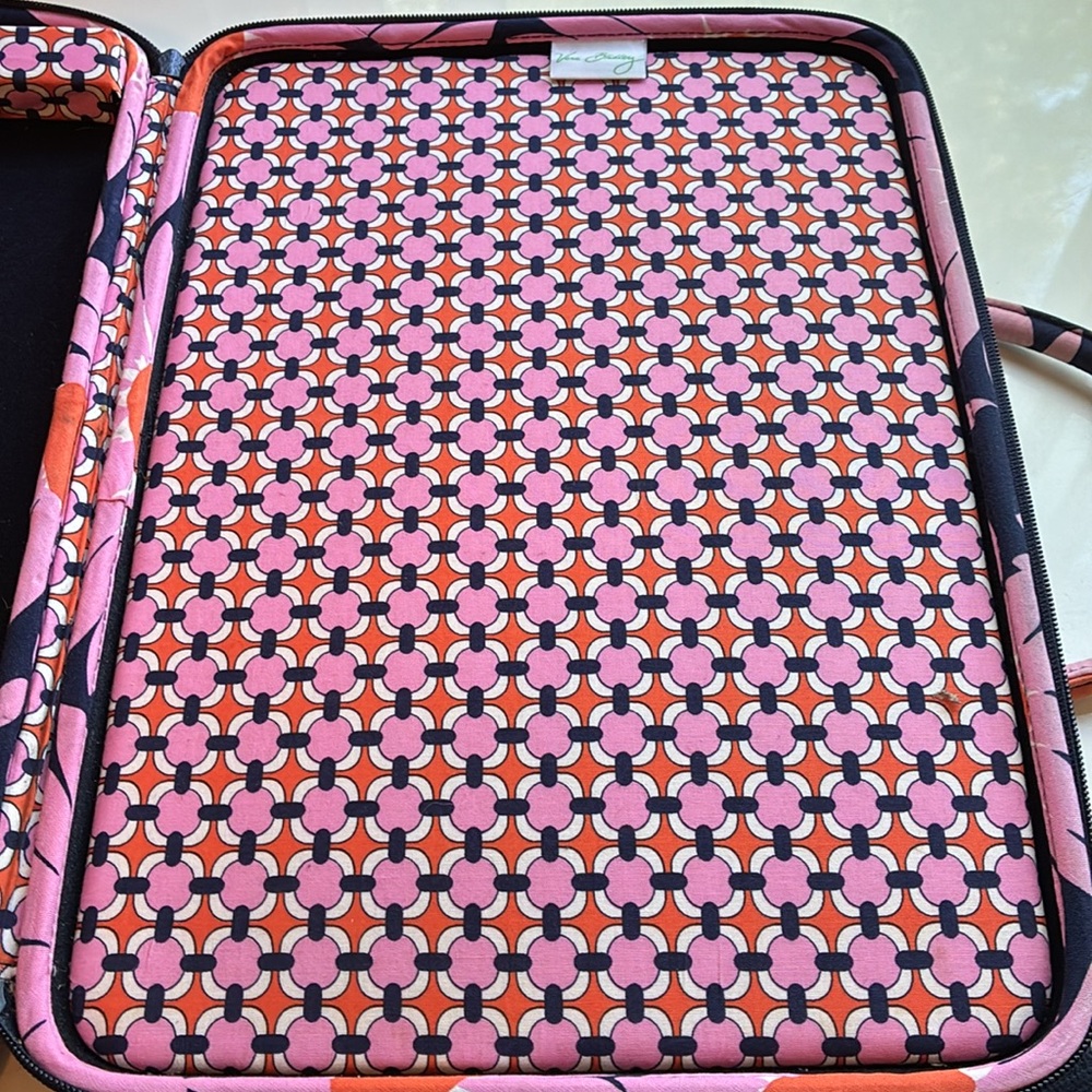 Vera Bradley RARE, Loves Me” Floral Messenger/Laptop Bag - Picture 6 of 10
